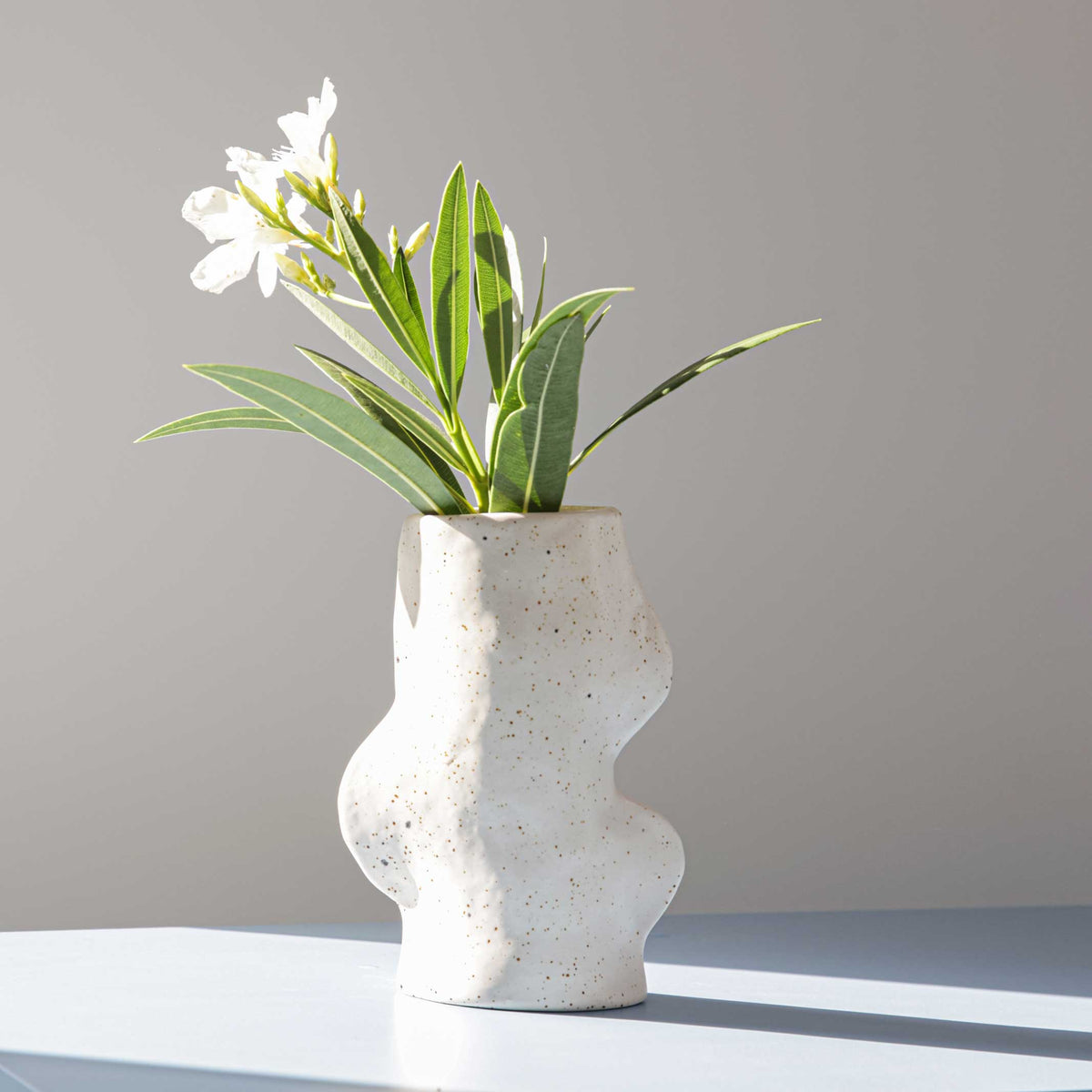 Fluxo Ceramic Vase – Medium White